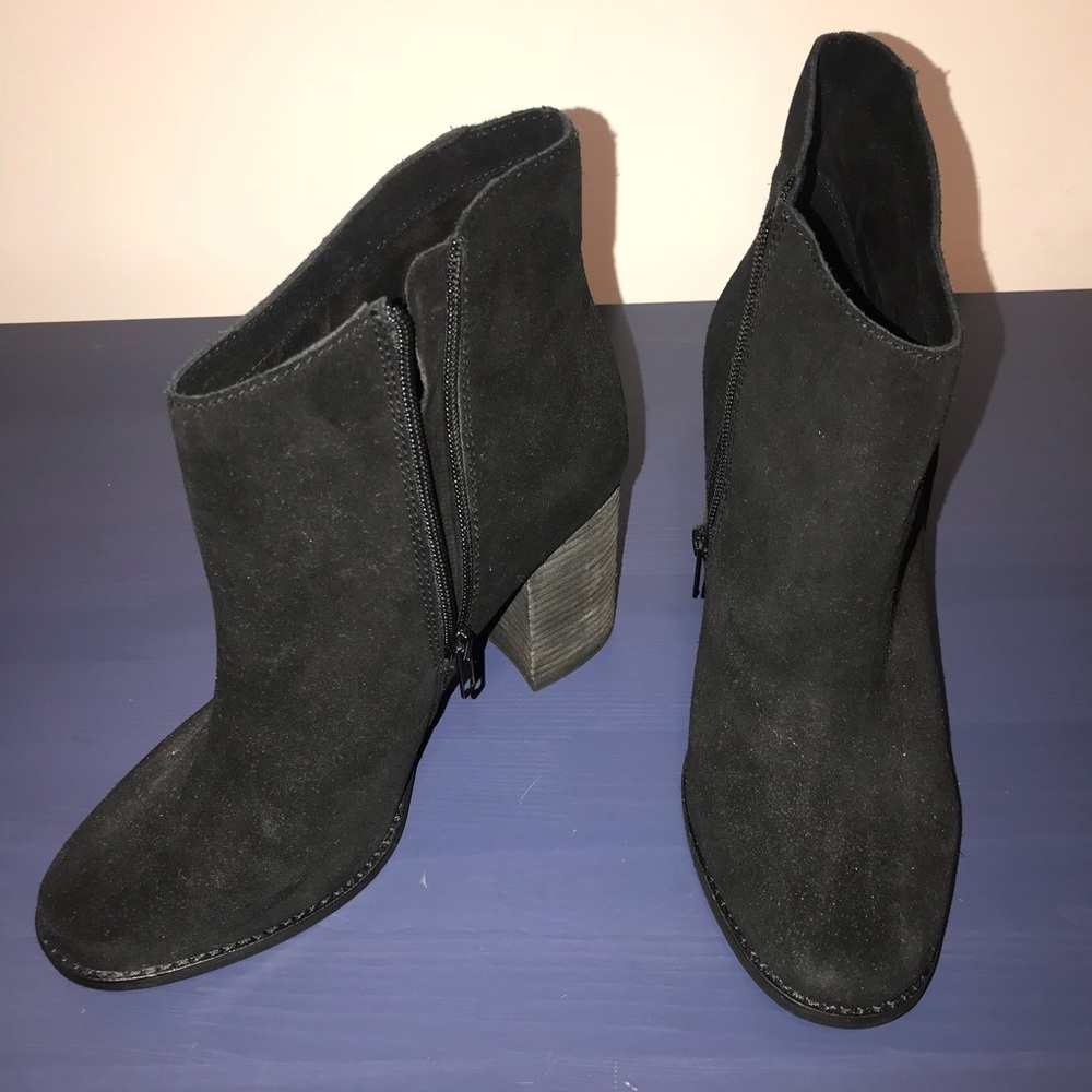 Never Worn Beautiful Suede Fringe Booties